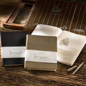 Produktfoto zum Notizbuch Iconic von Hahnemühle / product photo of the notebook Iconic from Hahnemühle.