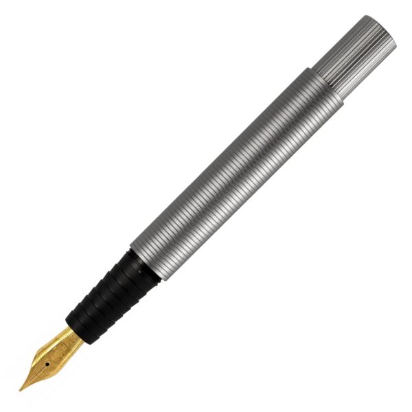 Produktfoto zum Füllfederhalter Design 08 von Otto Hutt / product photo of the fountain pen Design 08 from Otto Hutt.