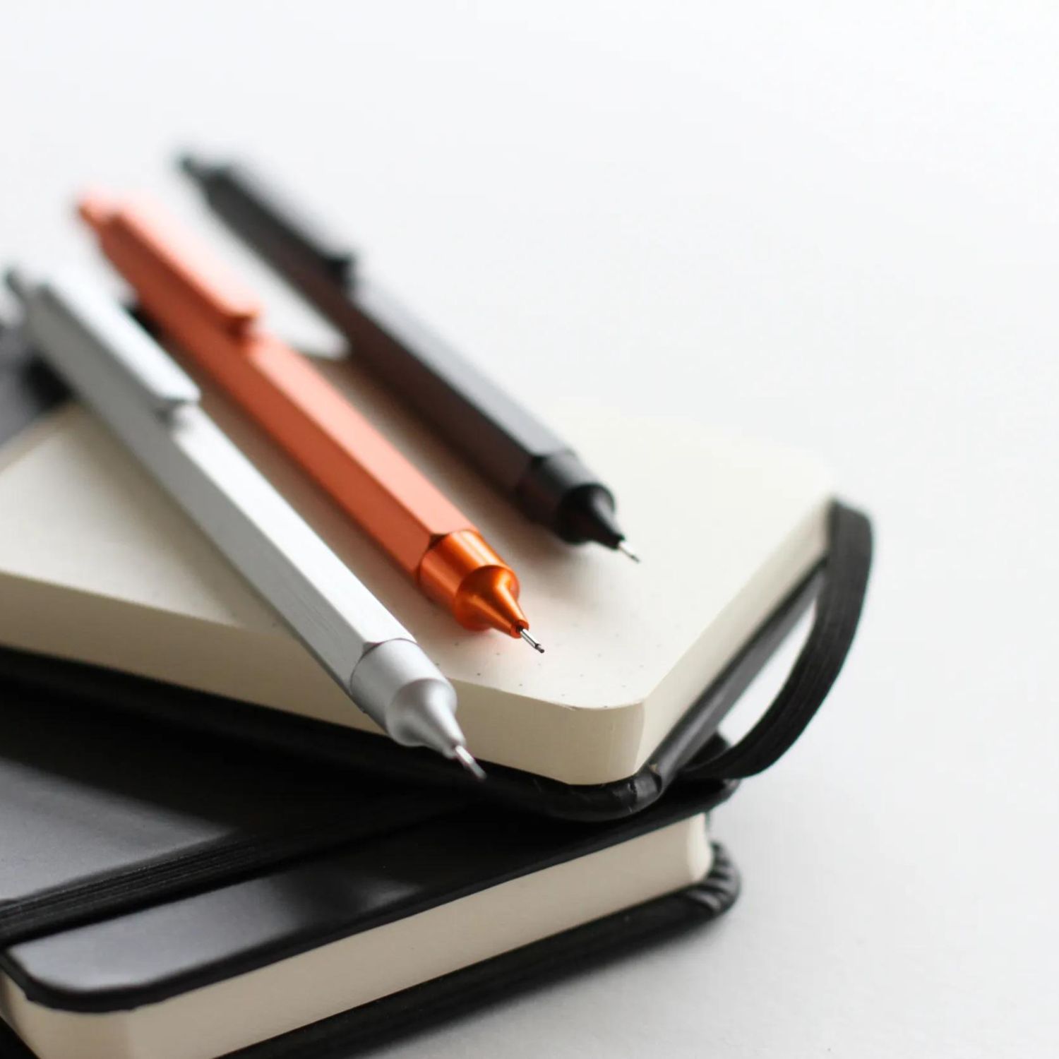 Produktfoto zum Bleistift scRipt in schwarz von Rhodia / product photo of the pencil scRipt in black from Rhodia (9399C). Produktfoto zum Bleistift scRipt in schwarz von Rhodia / product photo of the pencil scRipt in black from Rhodia (9399C).