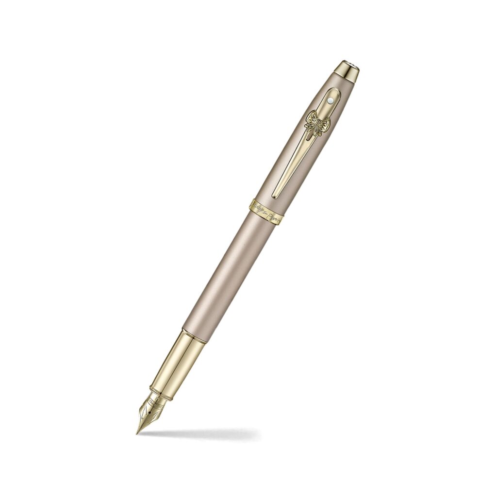 Produktfoto zum Füllfderhalter der Serie "Emily in Paris" von Sheaffer in der Farbe Champagner Gold / product photo of the fountain pen of "Emily in Paris" from Sheaffer in Champagner Gold (GSHE0937753EIP)